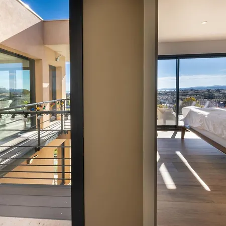 06bk - Superb Contemporary Sea-view Villa Cagnes-sur-Mer